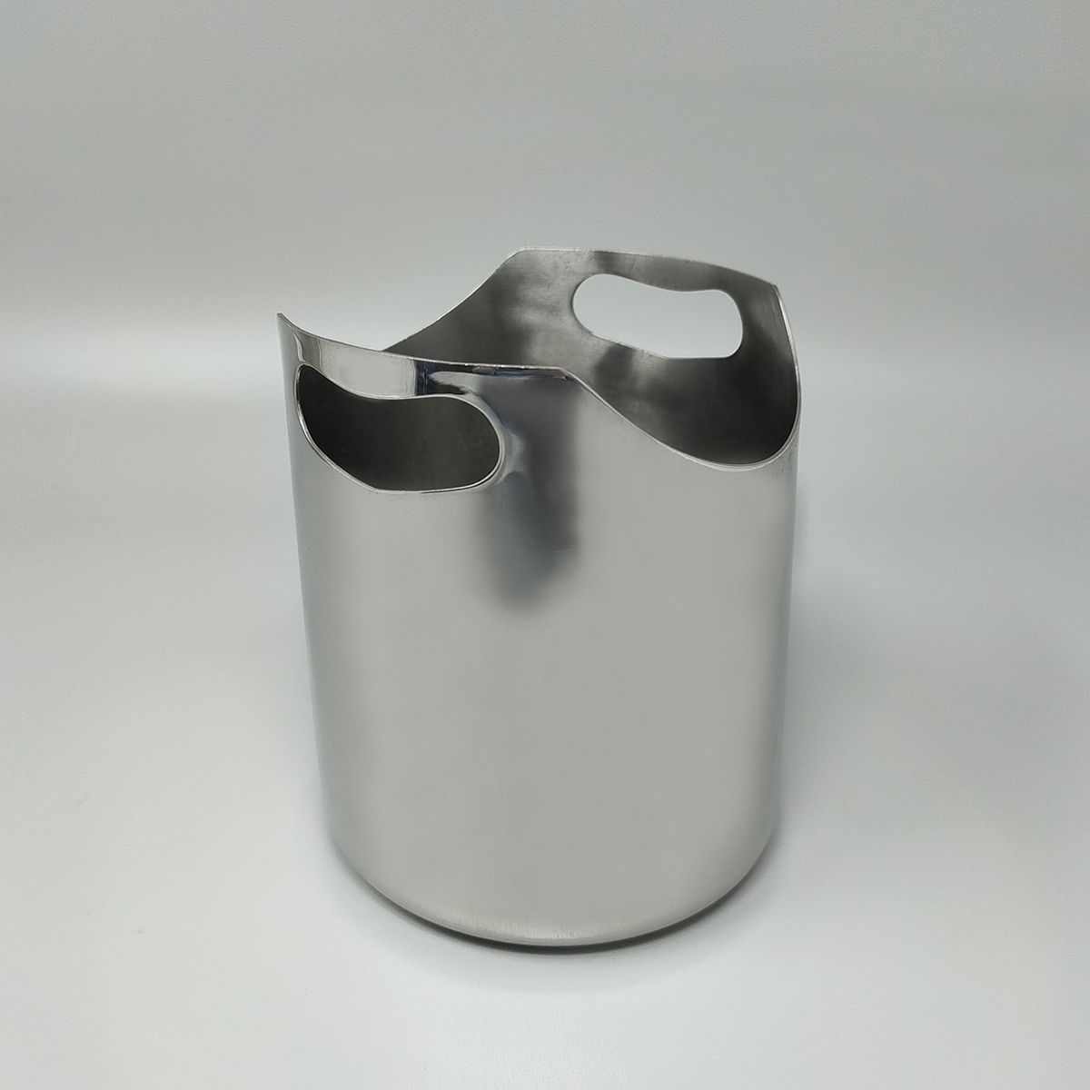 1970s Gorgeous Cocktail Shaker With Ice Bucket by Motta. Made in Italy