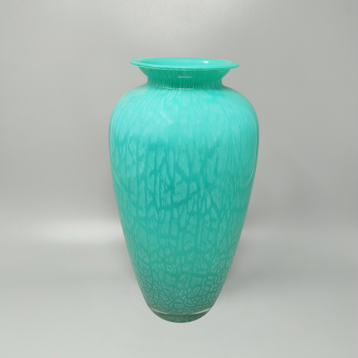 1970s Exquisited Handcrafted Green Vase by V.A.M. in Murano Glass. Made in Italy
