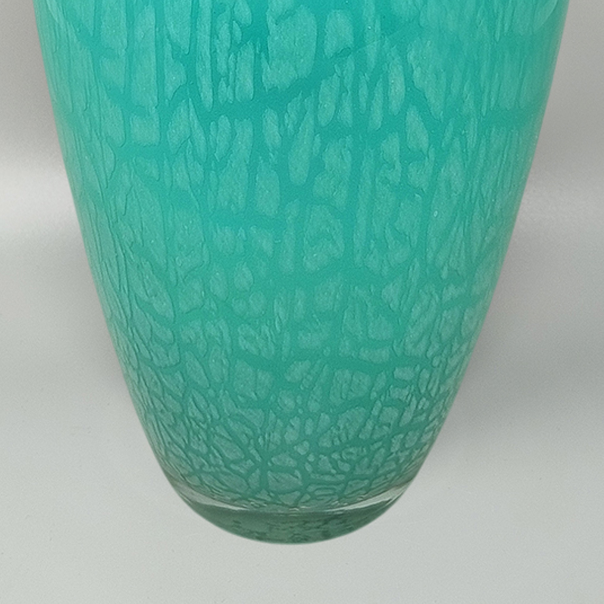 1970s Exquisited Handcrafted Green Vase by V.A.M. in Murano Glass. Made in Italy