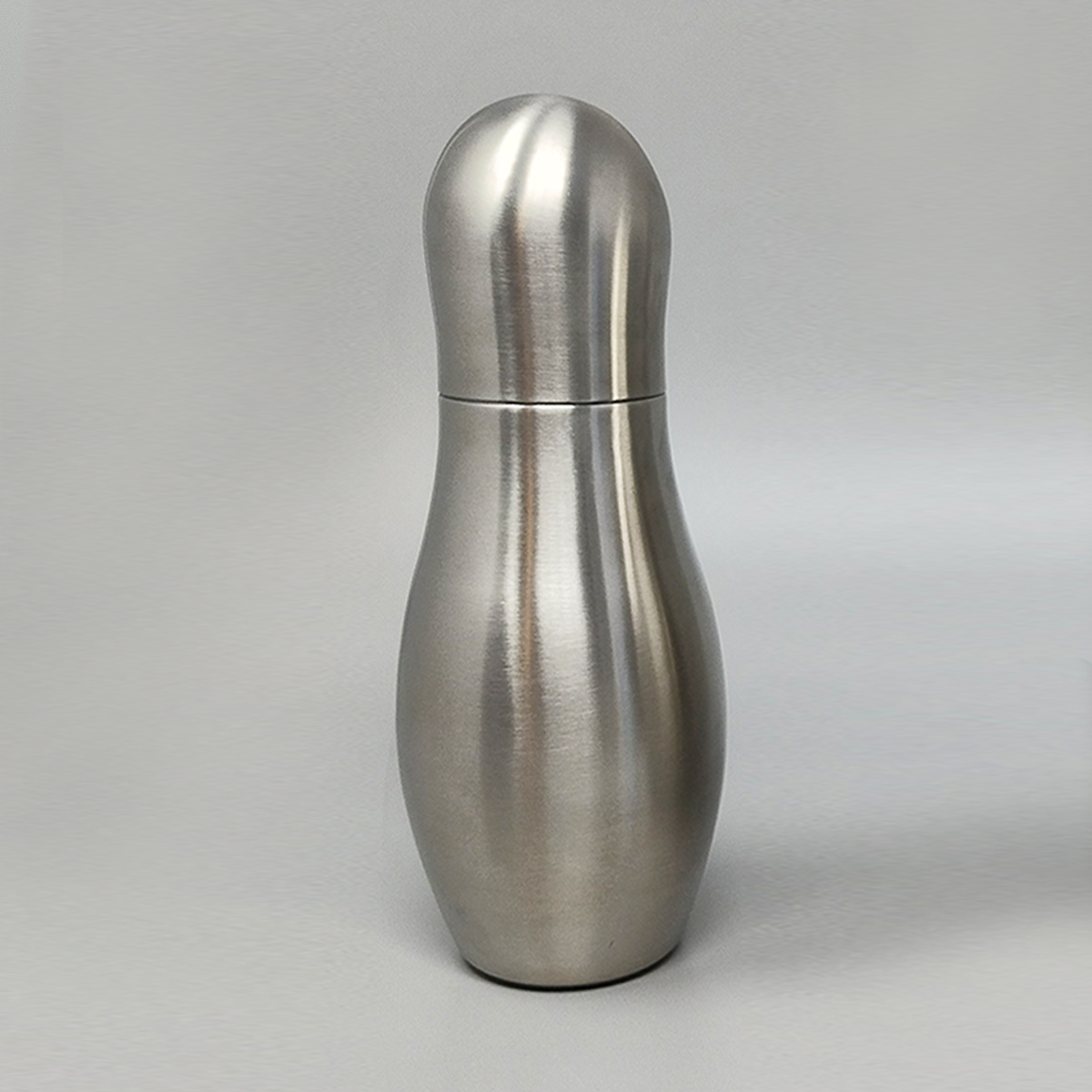 1970s Gorgeous "Bowling" Cocktail Shaker With Ice Bucket Tauma by Guzzini. Made in Italy