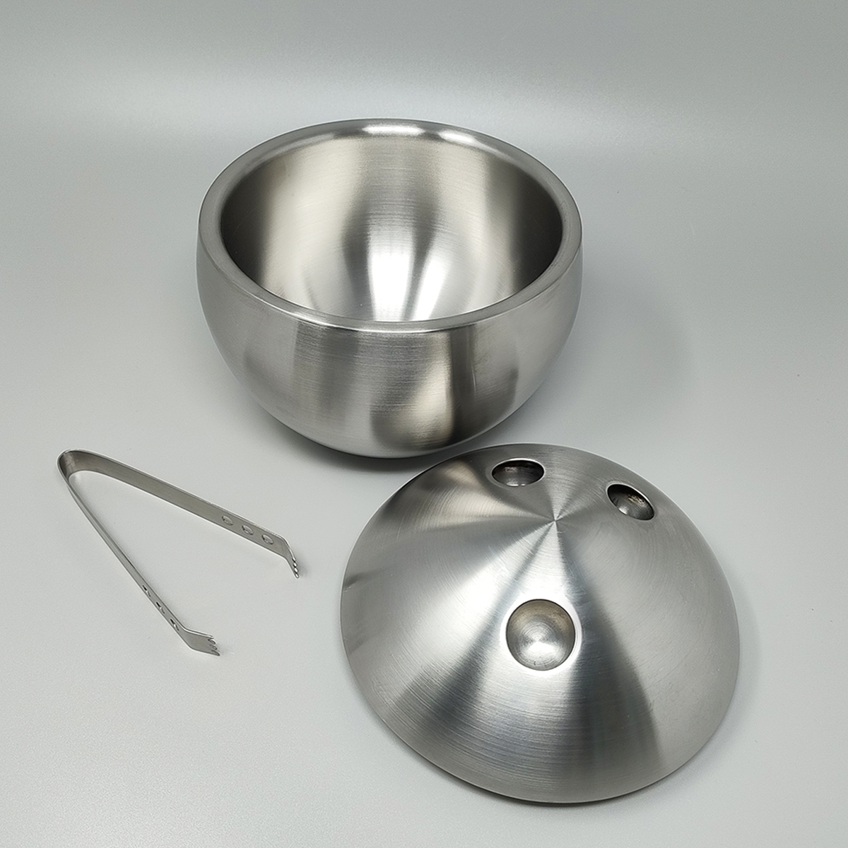 1970s Gorgeous "Bowling" Cocktail Shaker With Ice Bucket Tauma by Guzzini. Made in Italy