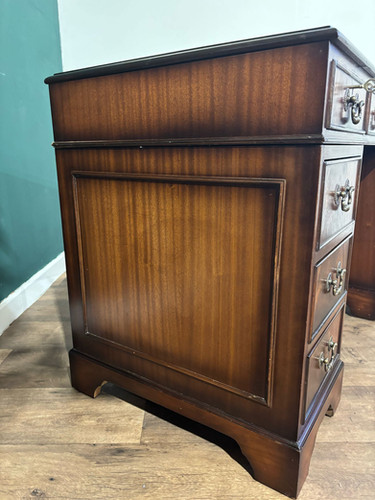 20th Century Mahogany Kneehole Desk