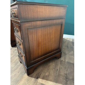 20th Century Mahogany Kneehole Desk