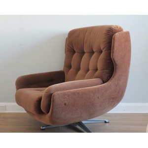 Mid Century Modern Egg style armchair