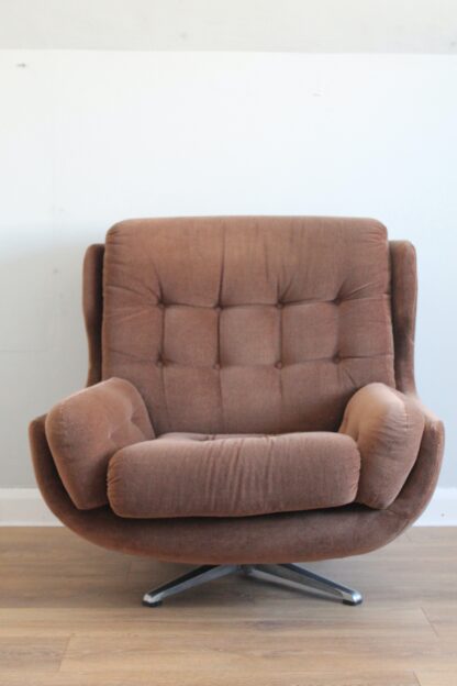 Mid Century Modern Egg style armchair - Image 2