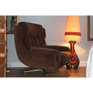 Mid Century Modern Egg style armchair