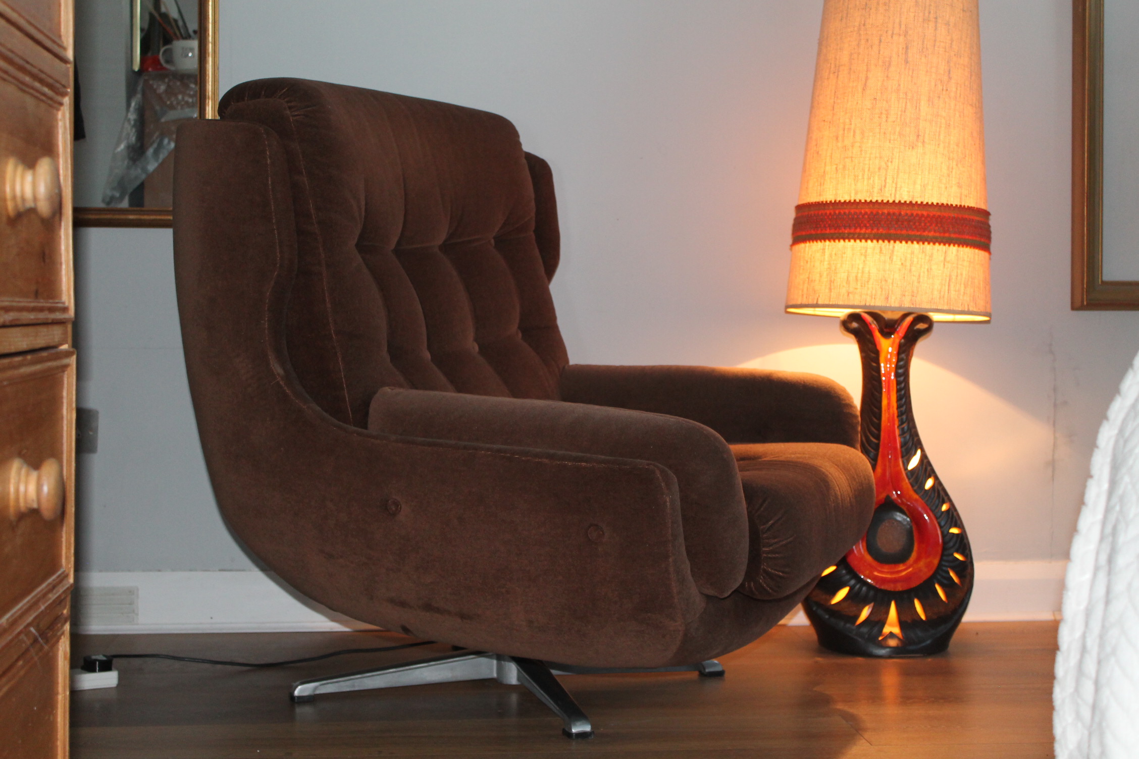 Mid Century Modern Egg style armchair