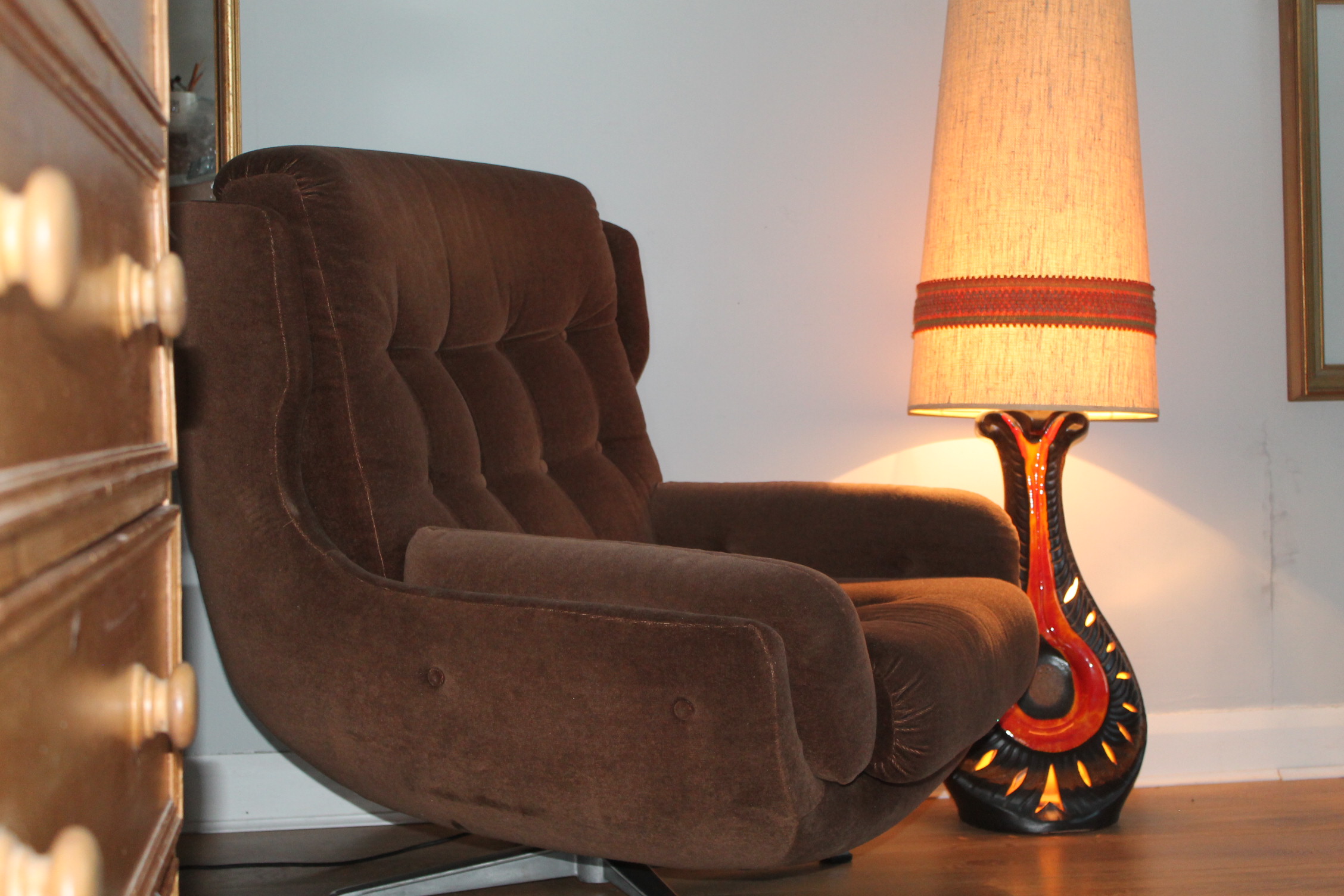 Mid Century Modern Egg style armchair