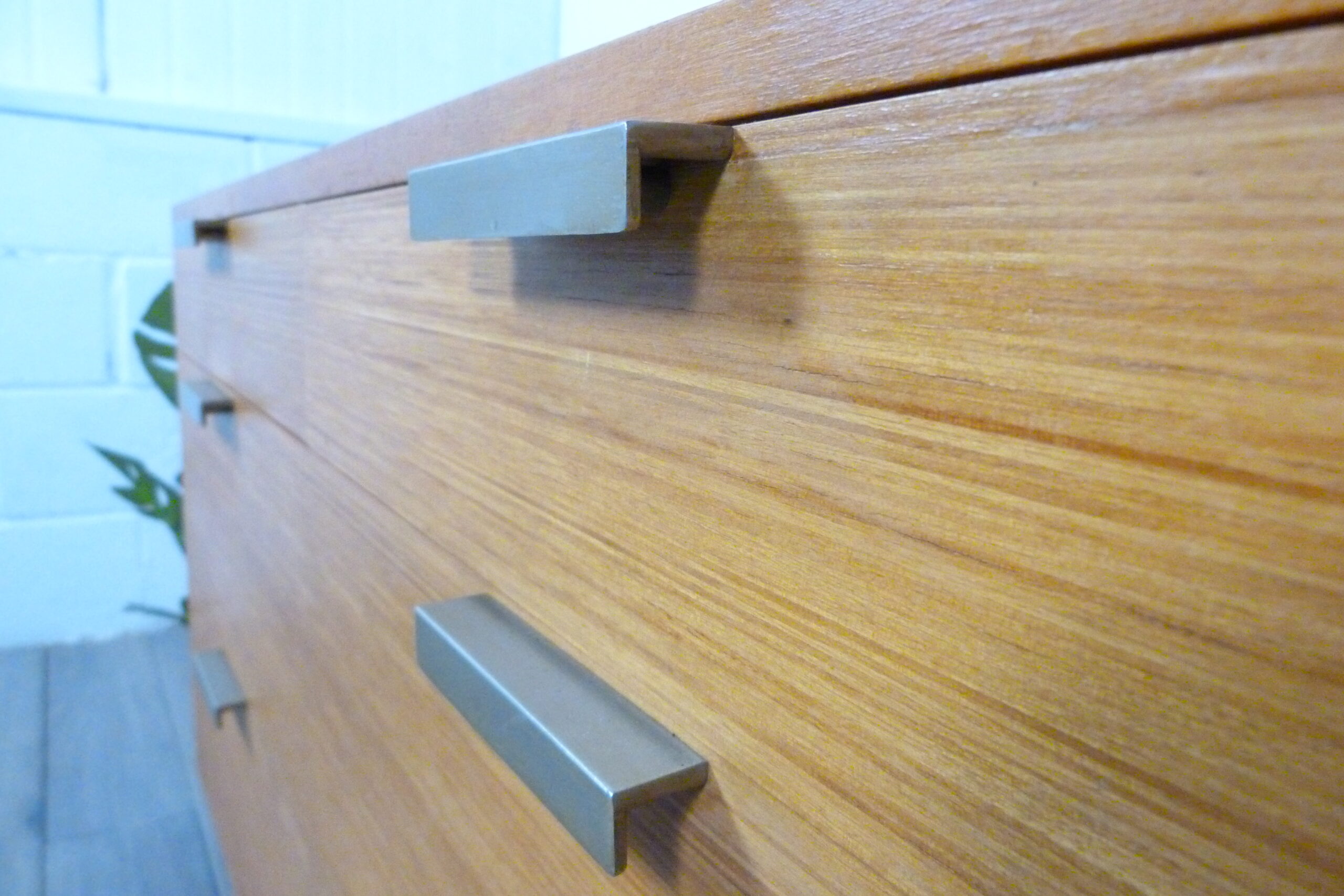 Stag Fineline Chest of Drawers