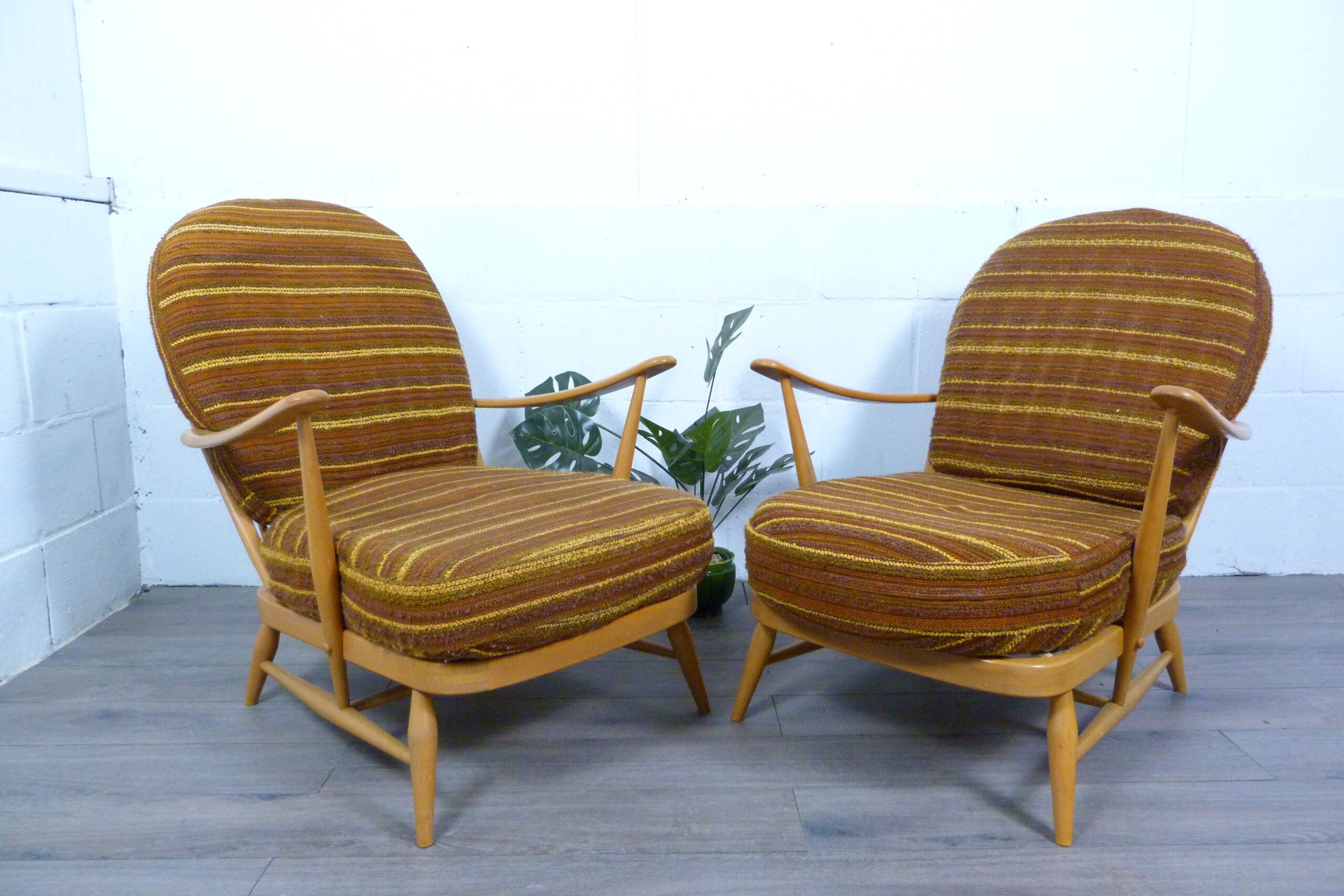 Ercol Windsor Model 203 Pair of Easy Lounge Chairs