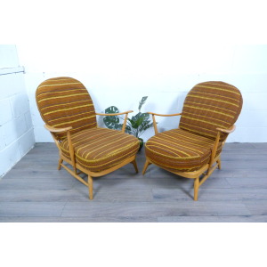 Ercol Windsor Model 203 Pair of Easy Lounge Chairs