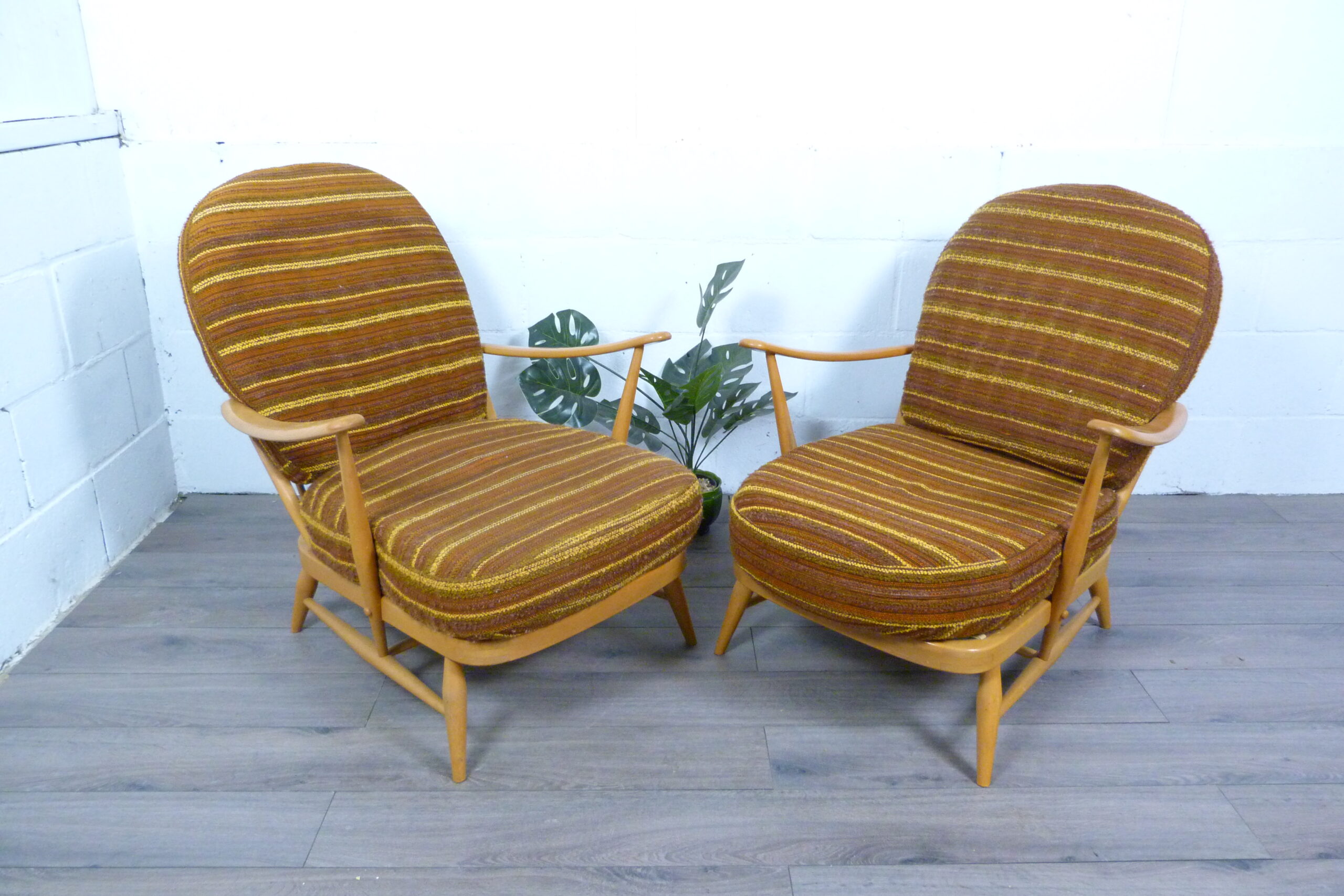 Ercol Windsor Model 203 Pair of Easy Lounge Chairs