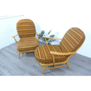Ercol Windsor Model 203 Pair of Easy Lounge Chairs