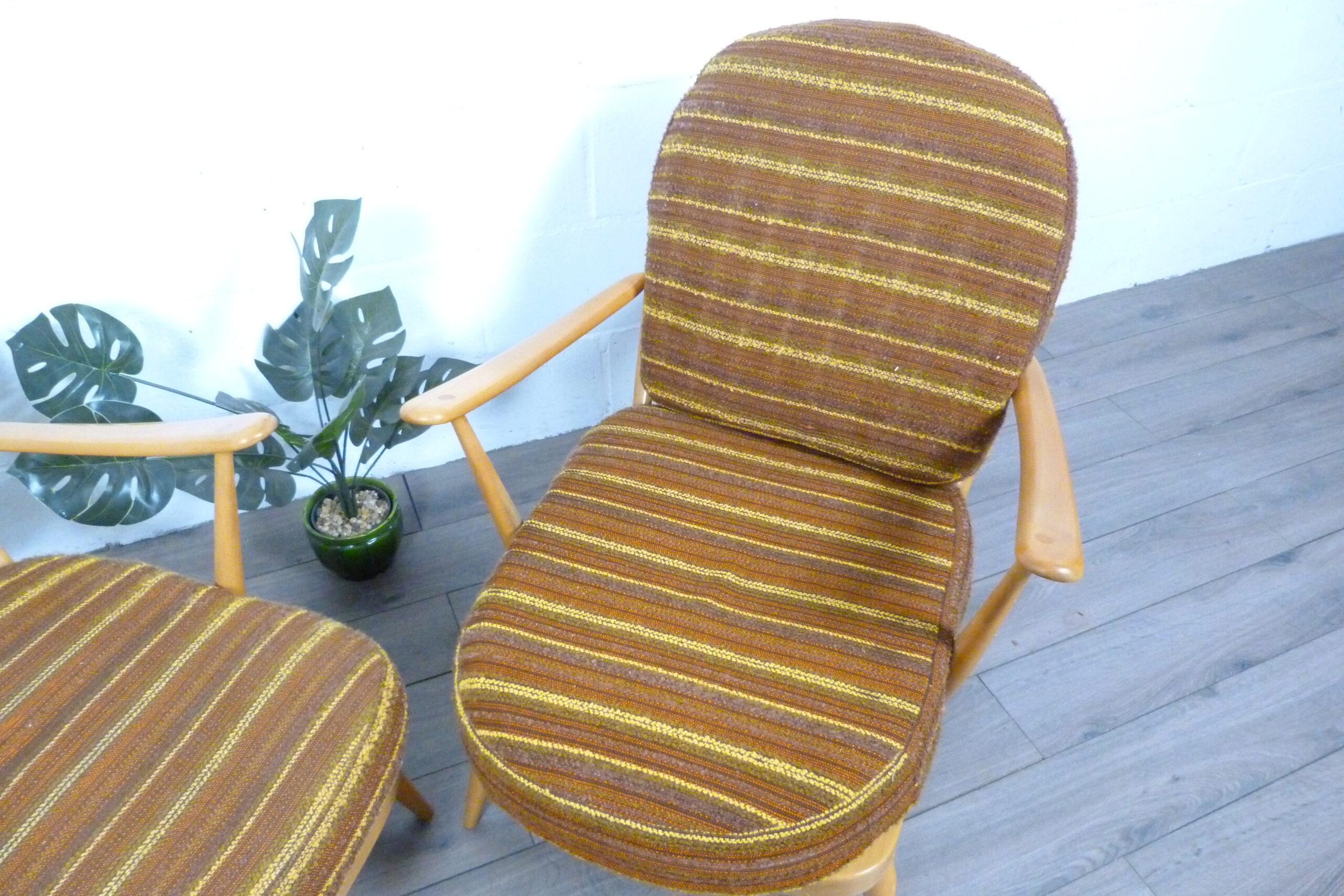 Ercol Windsor Model 203 Pair of Easy Lounge Chairs
