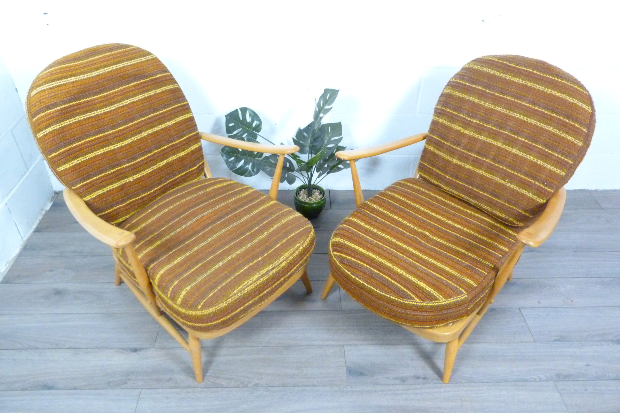 Ercol Windsor Model 203 Pair of Easy Lounge Chairs