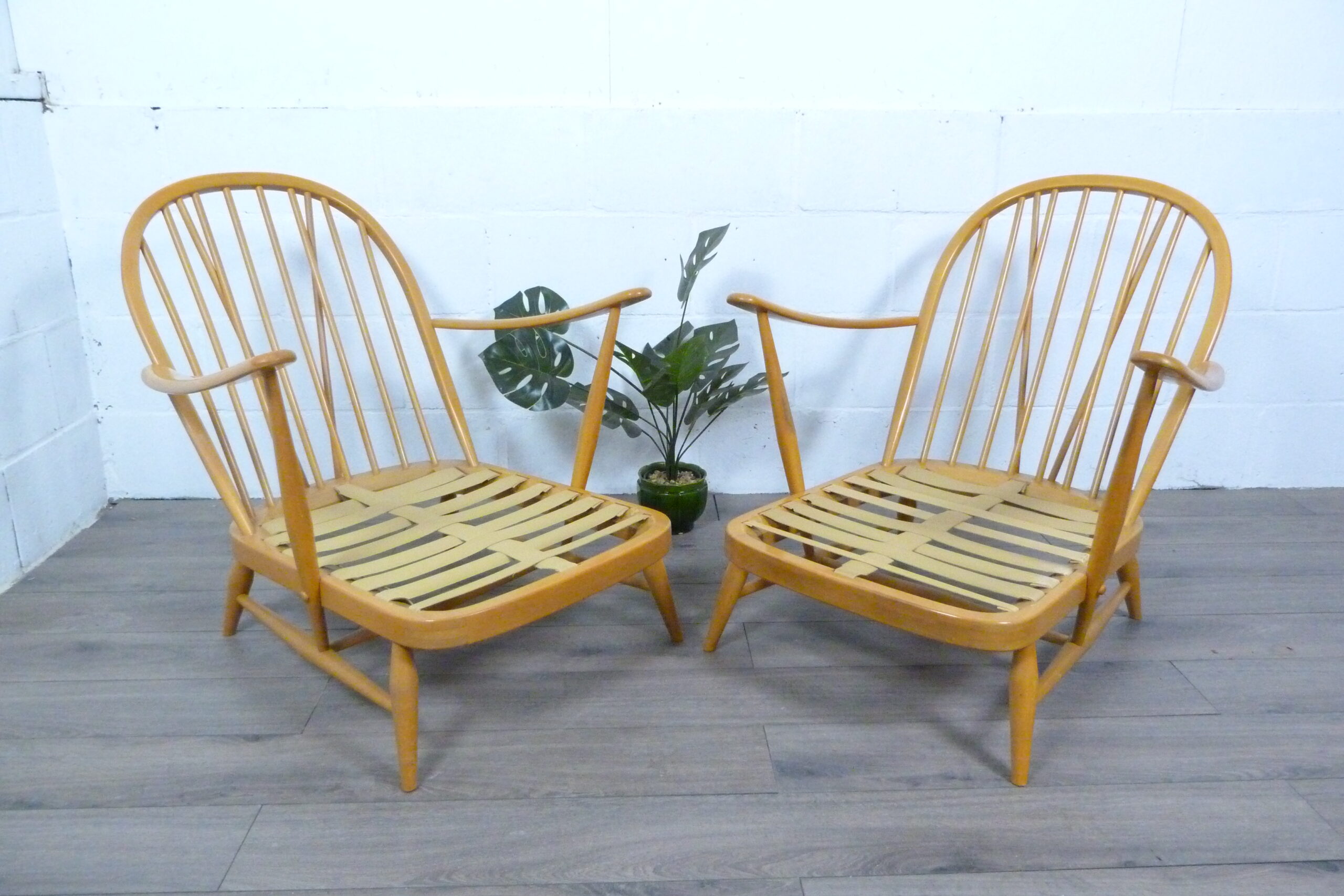 Ercol Windsor Model 203 Pair of Easy Lounge Chairs