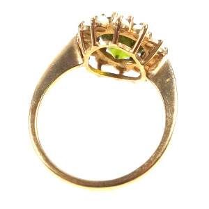 A good antique 9ct gold ring set cut peridot and multi opals Ring - boxed C.1900