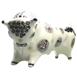 Wedgwood mid-century Queensware pottery Taurus the Bull by Arnold Machin C.1950