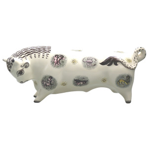 Wedgwood mid-century Queensware pottery Taurus the Bull by Arnold Machin C.1950
