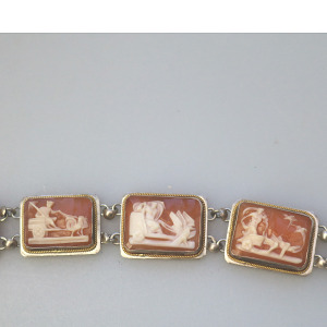 An attractive 7 panel antique 800 solid silver Cameo shell Bracelet C.1940's