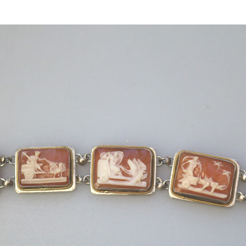 An attractive 7 panel antique 800 solid silver Cameo shell Bracelet C.1940's