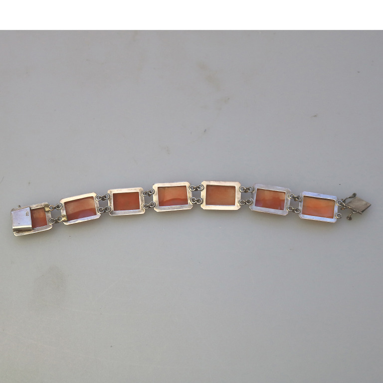 An attractive 7 panel antique 800 solid silver Cameo shell Bracelet C.1940's - Image 6