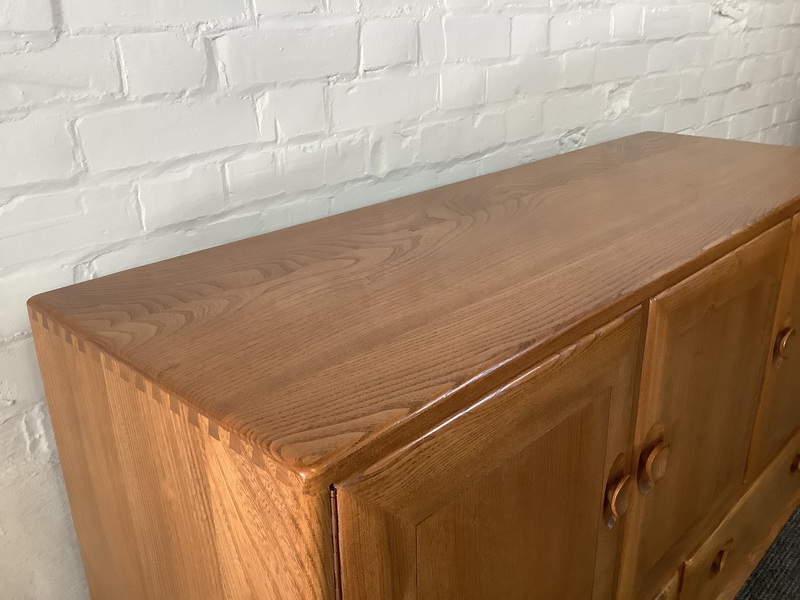 Ercol Windsor 468 Serving On Castors. Produced From Solid English Elm.