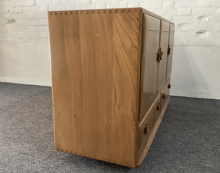 Ercol Windsor 468 Serving On Castors. Produced From Solid English Elm.