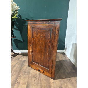 Georgian Oak With Mahogany Cross Banding Corner Cupboard