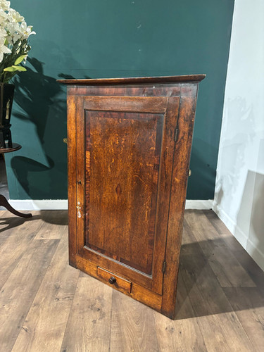 Georgian Oak With Mahogany Cross Banding Corner Cupboard