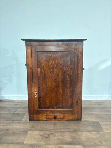 Georgian Oak With Mahogany Cross Banding Corner Cupboard