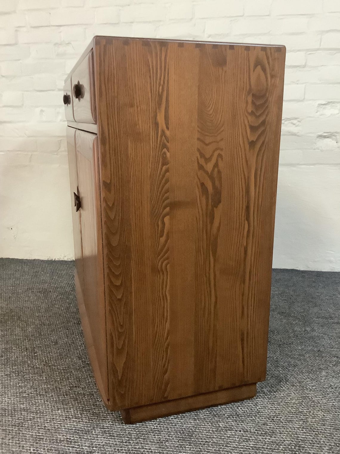 Ercol Windsor High Sideboard In Golden Dawn Finish.