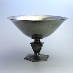 A large Modernist Art Deco Scandinavian pewter Just Andersen hammered Bowl C.1920