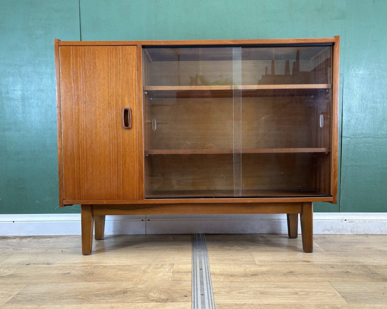 Mid Century Teak Sideboard By Nathan Furniture-Courier