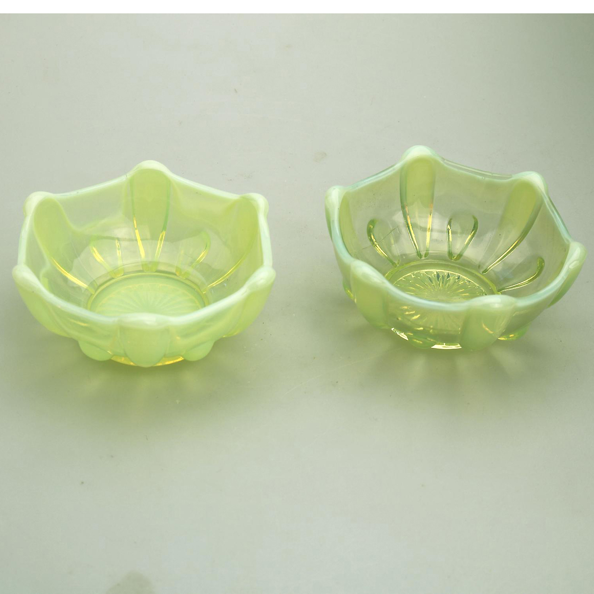 An antique Uranium Pearline Vaseline pressed Art Glass Dish C.19th/ early 20thC