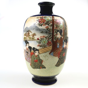 An antique Japanese Satsuma hand-painted ceramic Vase 2 C.1900