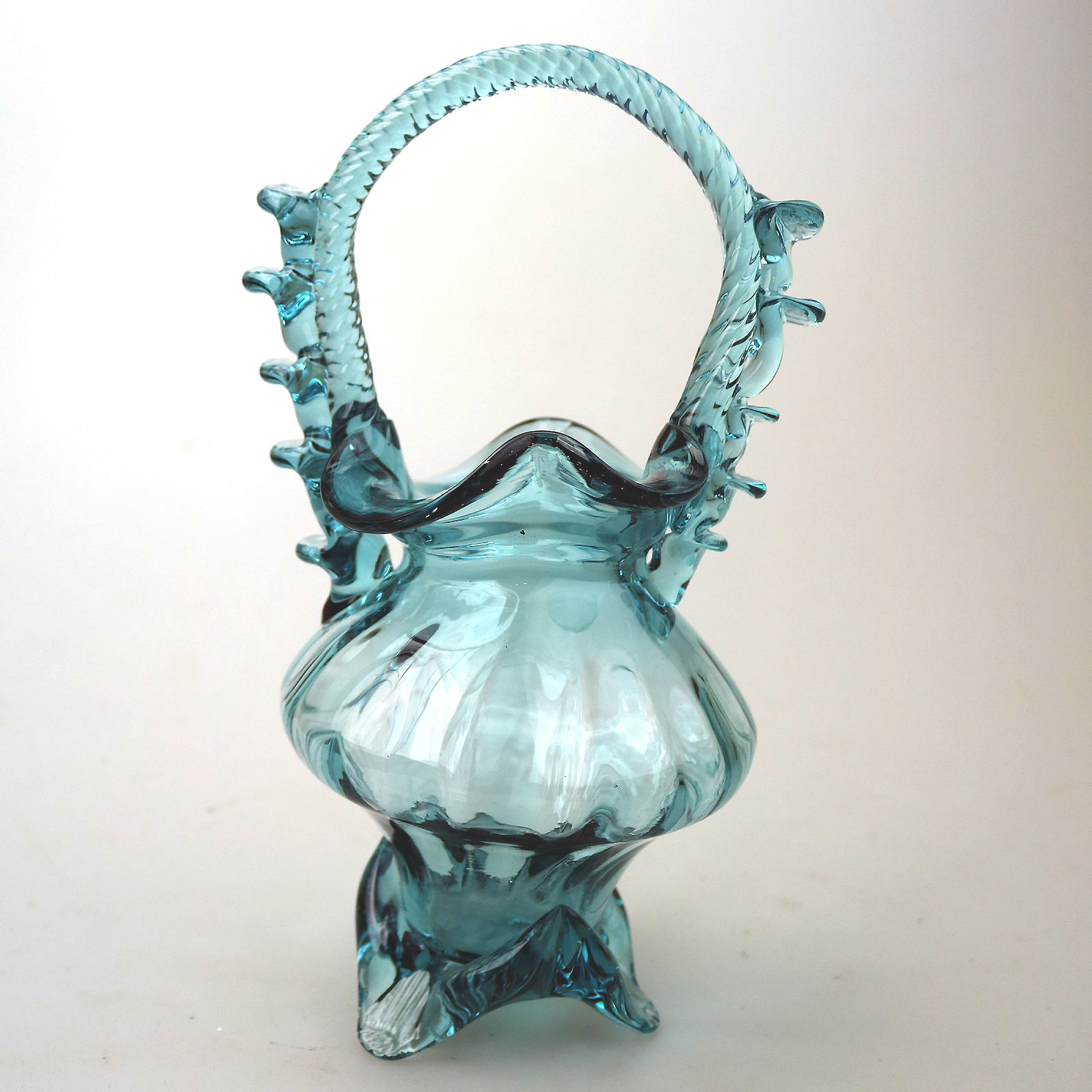A good antique arts & crafts Art Glass novelty Venetian Basket C. 1st half 20thC