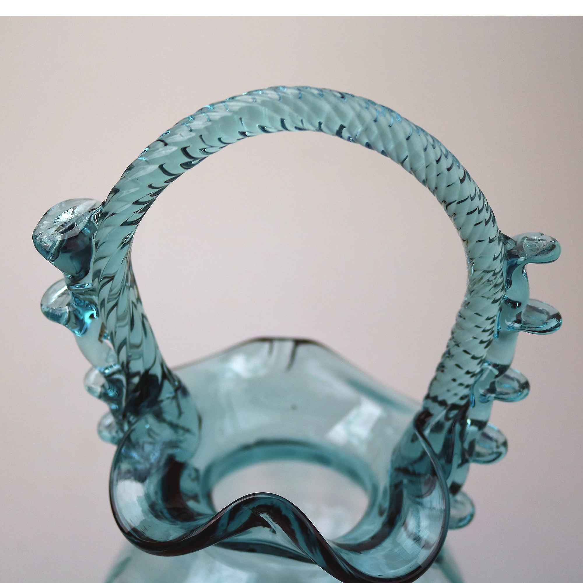 A good antique arts & crafts Art Glass novelty Venetian Basket C. 1st half 20thC