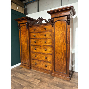Victorian Gentleman's Sentry Wardrobe
