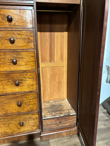 Victorian Gentleman's Sentry Wardrobe