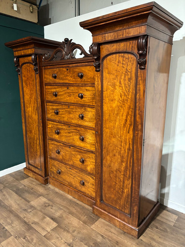 Victorian Gentleman's Sentry Wardrobe