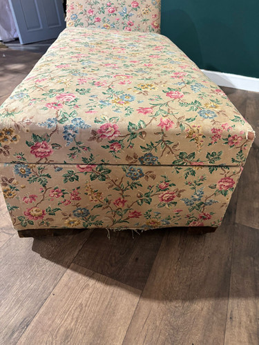Vintage Chaise / Day bed