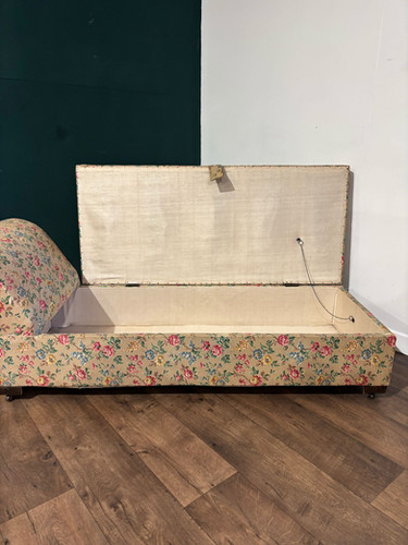 Vintage Chaise / Day bed
