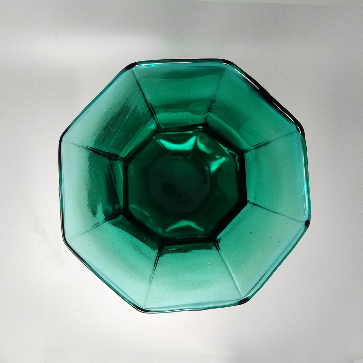 1970s Exquisited Handcrafted Green Vase by Ca dei Vetrai in Murano Glass. Made in Italy