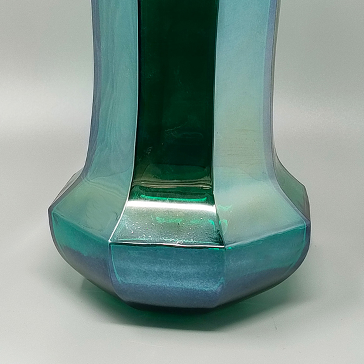 1970s Exquisited Handcrafted Green Vase by Ca dei Vetrai in Murano Glass. Made in Italy