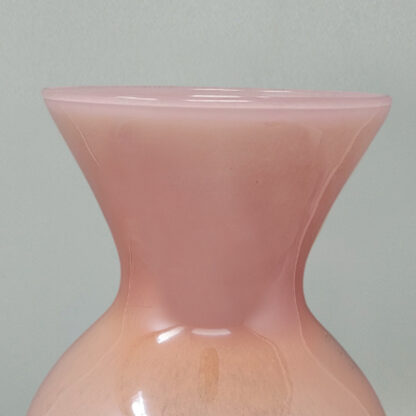 1970s Luxury Pink Handrafted Vase in Murano Glass by Maestro del Vetro. Made in Italy - Image 5