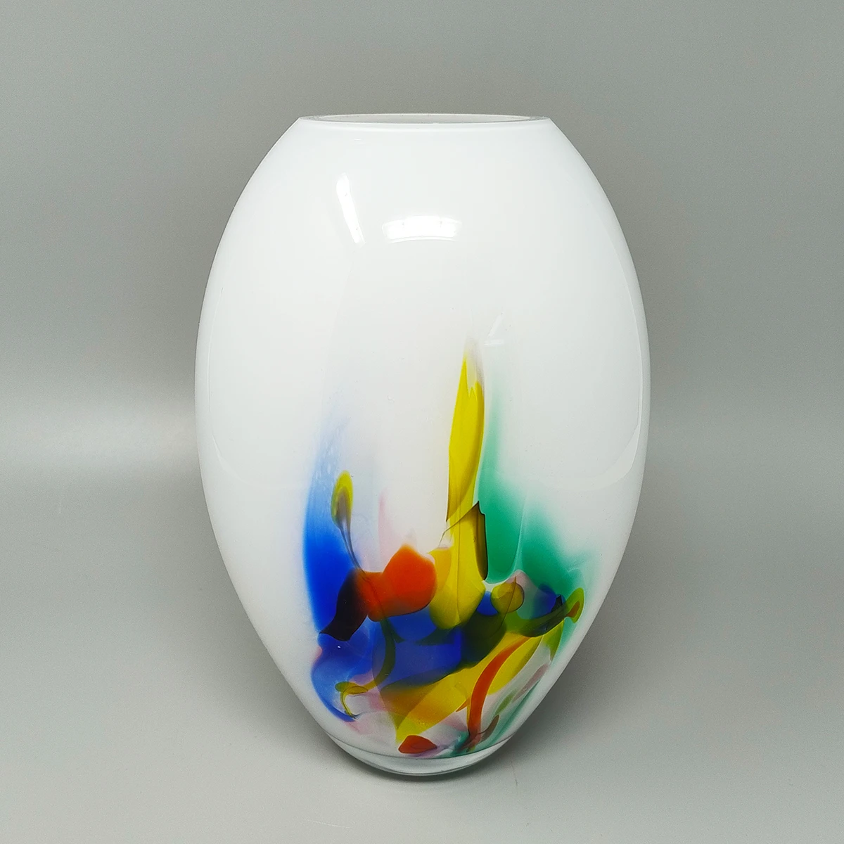 1970s Gorgeous Vase Handcrafted in Murano Glass. Made in Italy