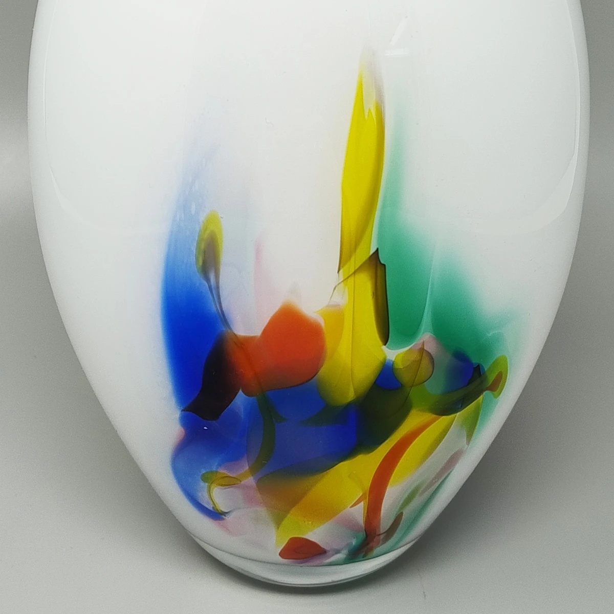 1970s Gorgeous Vase Handcrafted in Murano Glass. Made in Italy