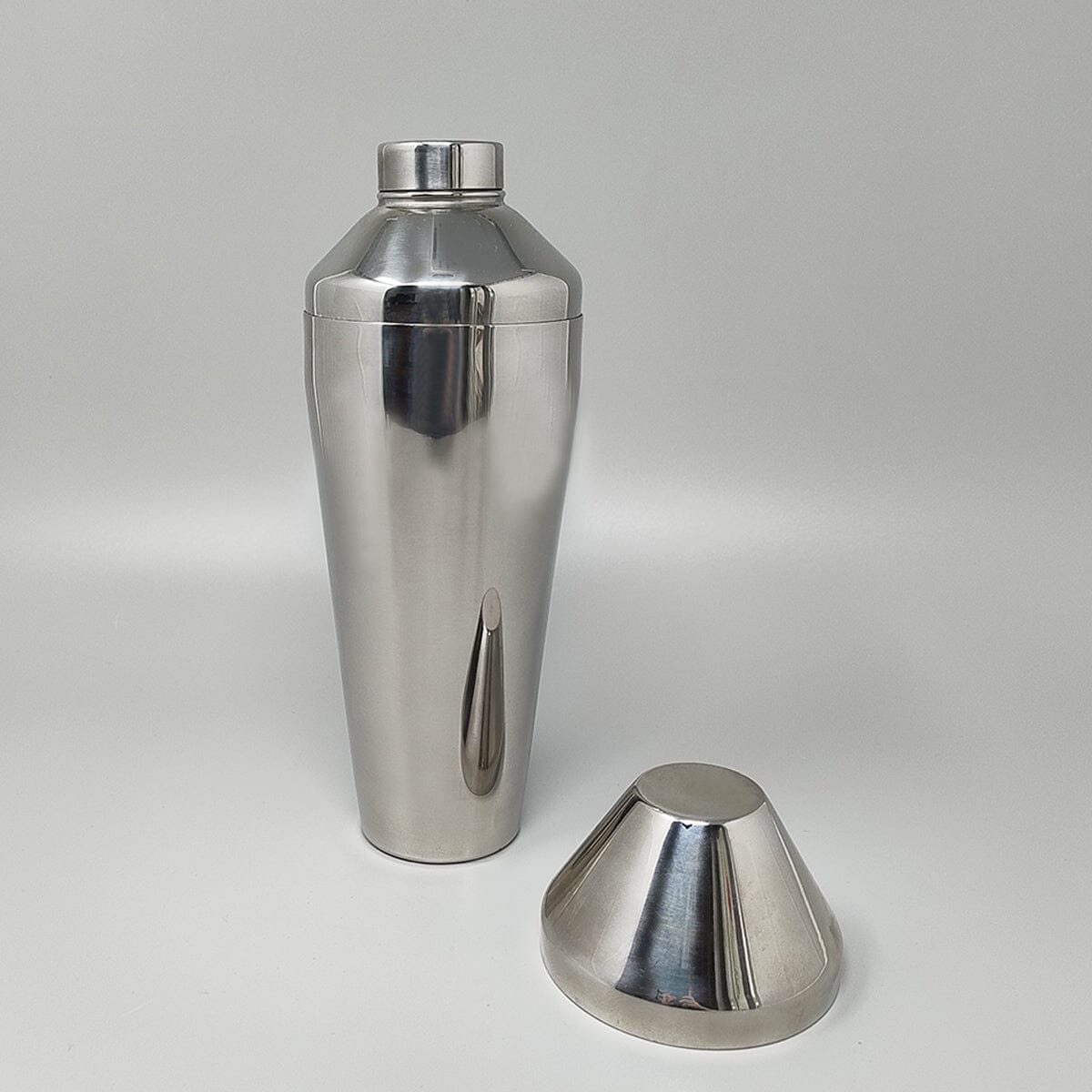1970s Gorgeous Cocktail Shaker. Made in Italy
