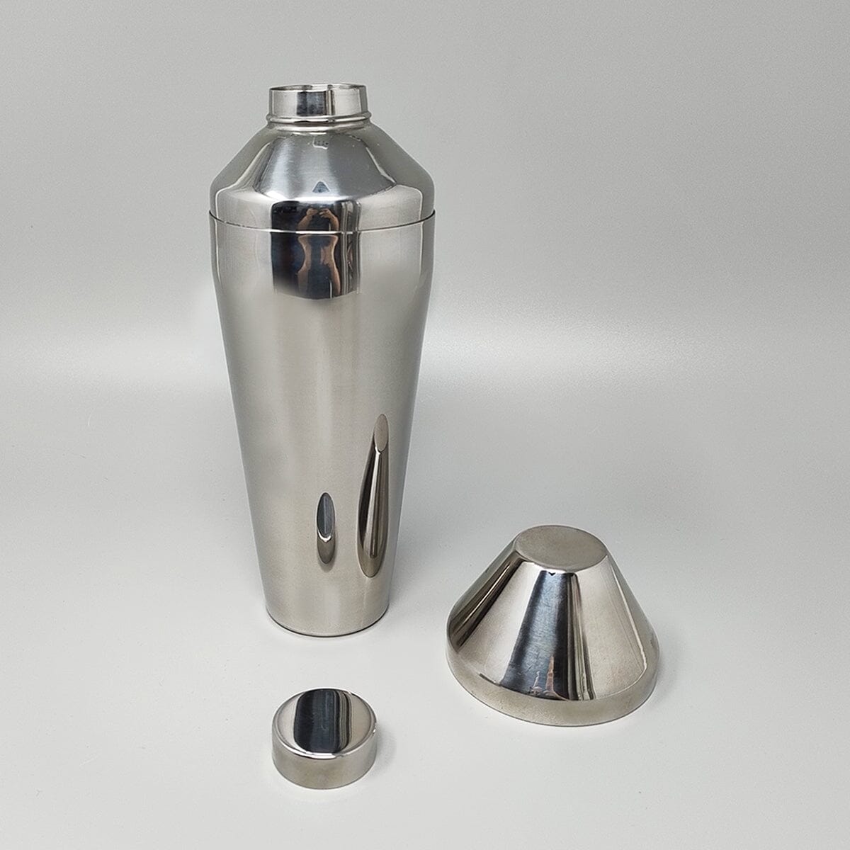 1970s Gorgeous Cocktail Shaker. Made in Italy